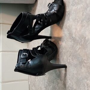 Black NINE WEST high heel zipper back